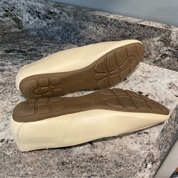 White Mountain Cliffs Womens Size 11M Gracefully Flat Loafer Shoes CREAM Color - Picture 7 of 11